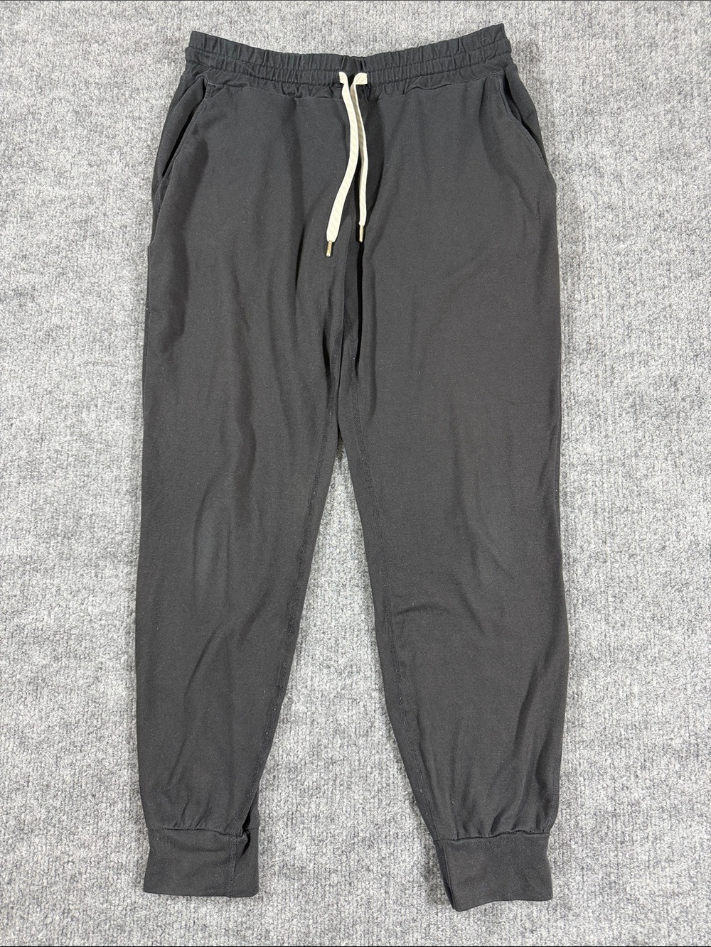 Vuori Performance Joggers - Women's